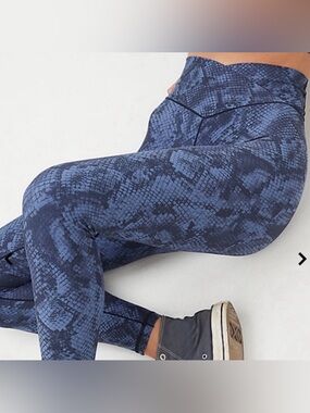 Aerie OFFLINE Real Me Crossover 7/8 Leggings, Blue Snakeskin, Hi-Rise, Small